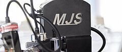 Auf dem Bild ist ein MJS-Trainingsgerät zu sehen.